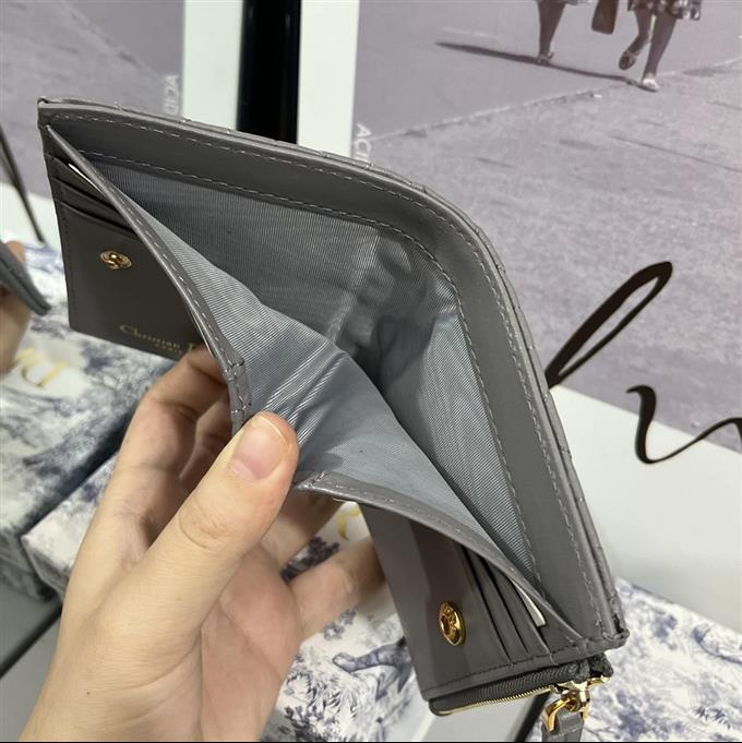 2025228Y 220P182144846